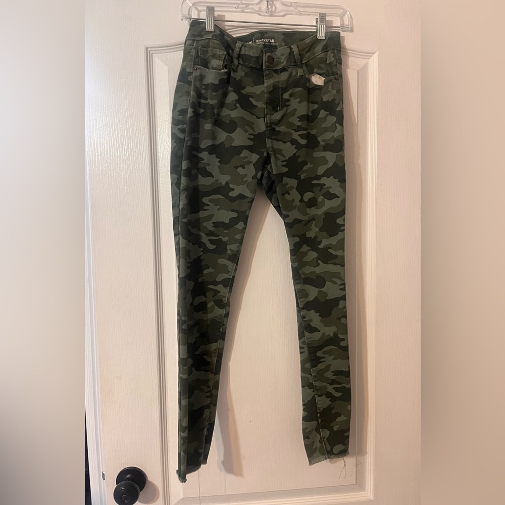 Camo skinny jeans